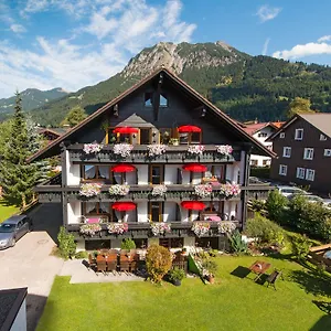 Gastehaus Carola Oberstdorf
